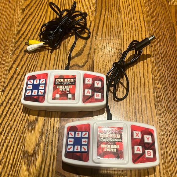 Vintage Coleco Head to Head Video Game System - Picture 2 of 3